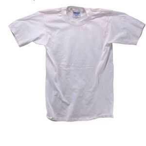 Vintage Gildan Heavy Weight White T-Shirt Made in Canada Single Stitch Small